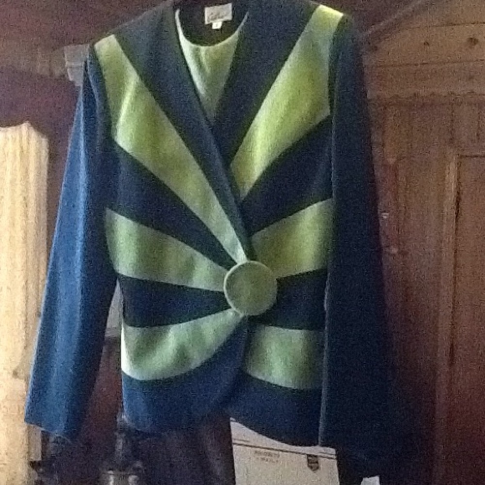 SZ6/7  3 option styles 100% wool jacket💚💚💚💚💚